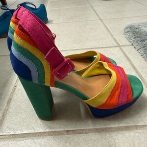 Unique Vintage Rainbow Suede Peep-Toe Pumps